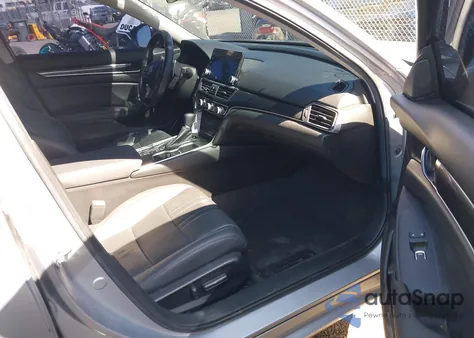 2021 Honda Accord Sport Special Edition z USA, uszkodzony, nr VIN 1HGCV1F4XMA041705